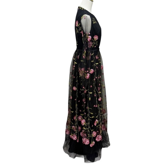Giambattista Valli 40 Pre-Fall 23’ Black Rose Embroidered Long Sleeve Gown $7000 - Picture 5 of 16
